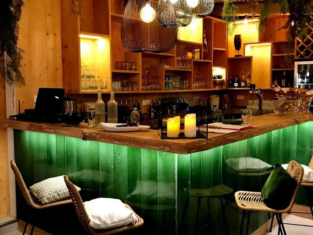Comptoir en chêne et pierre de lave