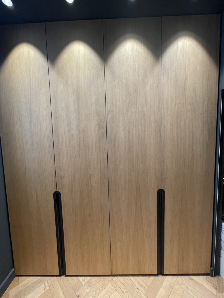 portes de dressing poignet en Valchromat